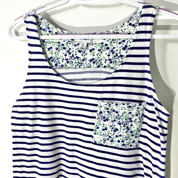 Old Navy Tank Top Floral and Stripped Pattern Size Medium - Picture 5 of 8